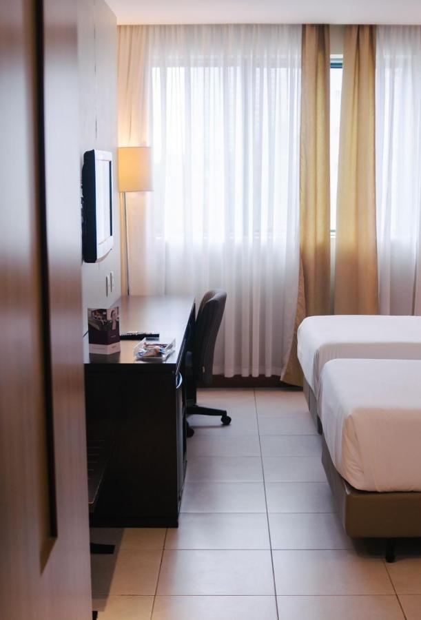 Mercure Pituba 4*